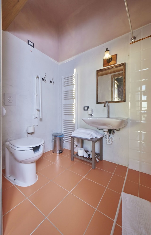 Bellavista Boutique Hotel 67/70