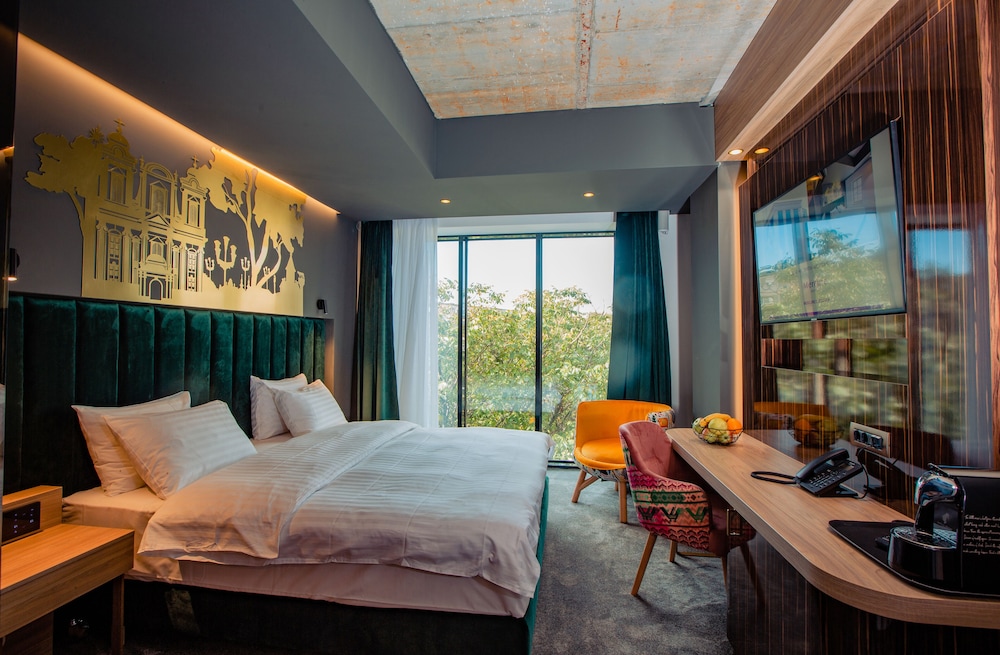 Mercure Timisoara 28/73