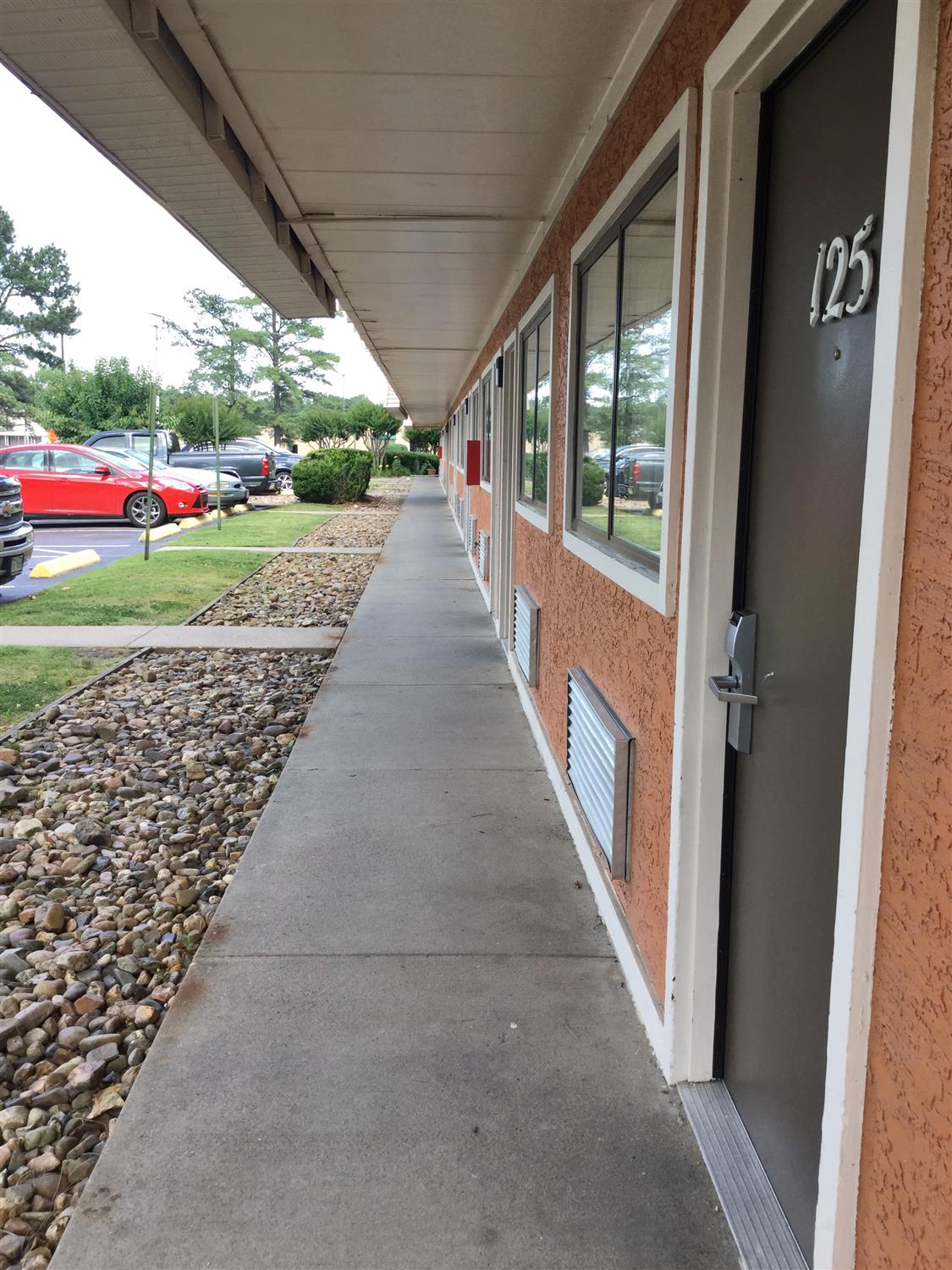 Americas Best Value Inn & Suites Little Rock at Scott Hamilton Dr 15/20