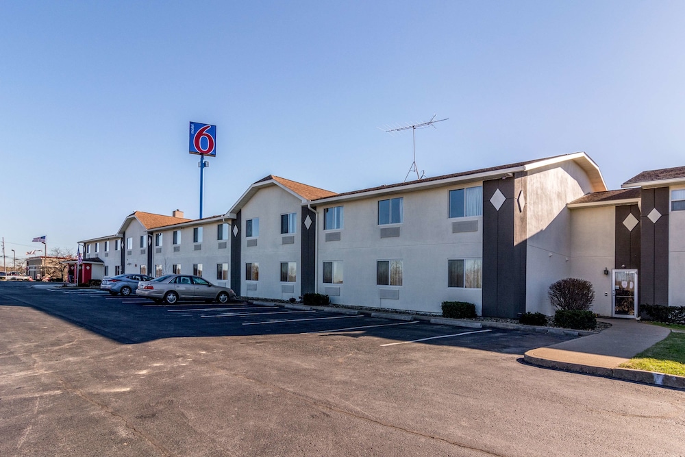 Motel6 Barkeyville, PA in Harrisville - PA