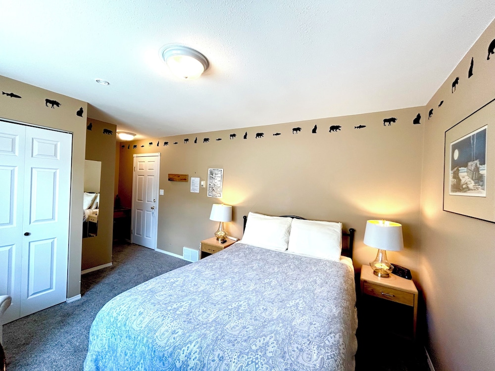 Midnight Sun Inn 14/47