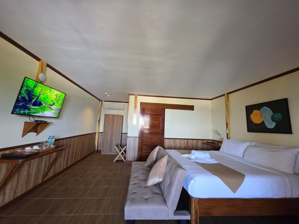 PREMIER, KING BED