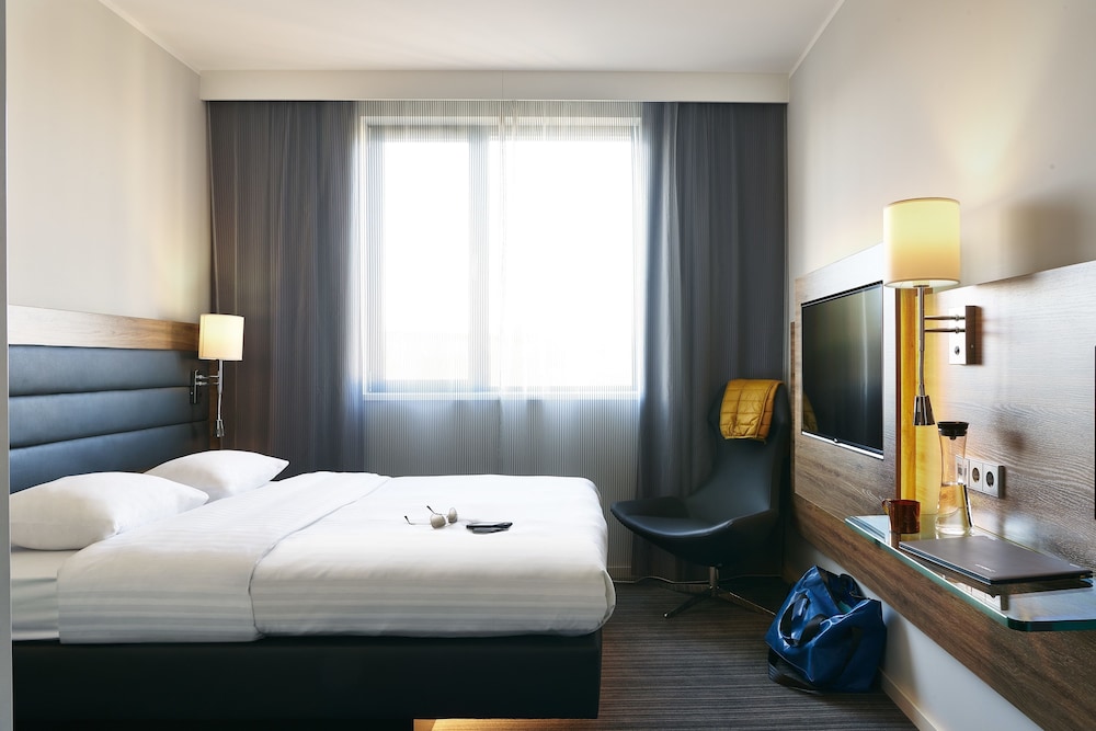 غرفة بسرير كوين، Moxy Milan Linate Airport 2/6