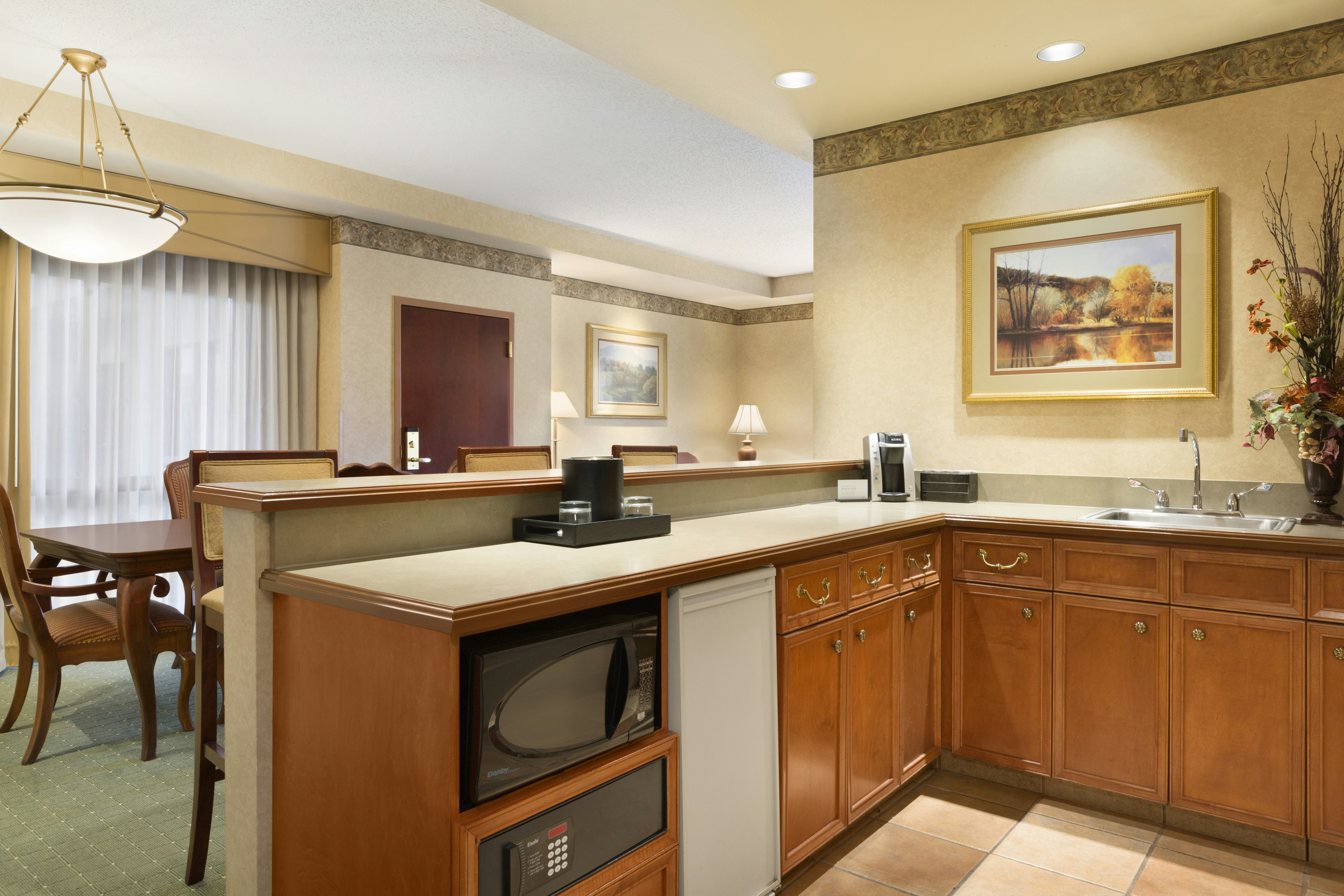 Embassy Suites Lincoln 17/28