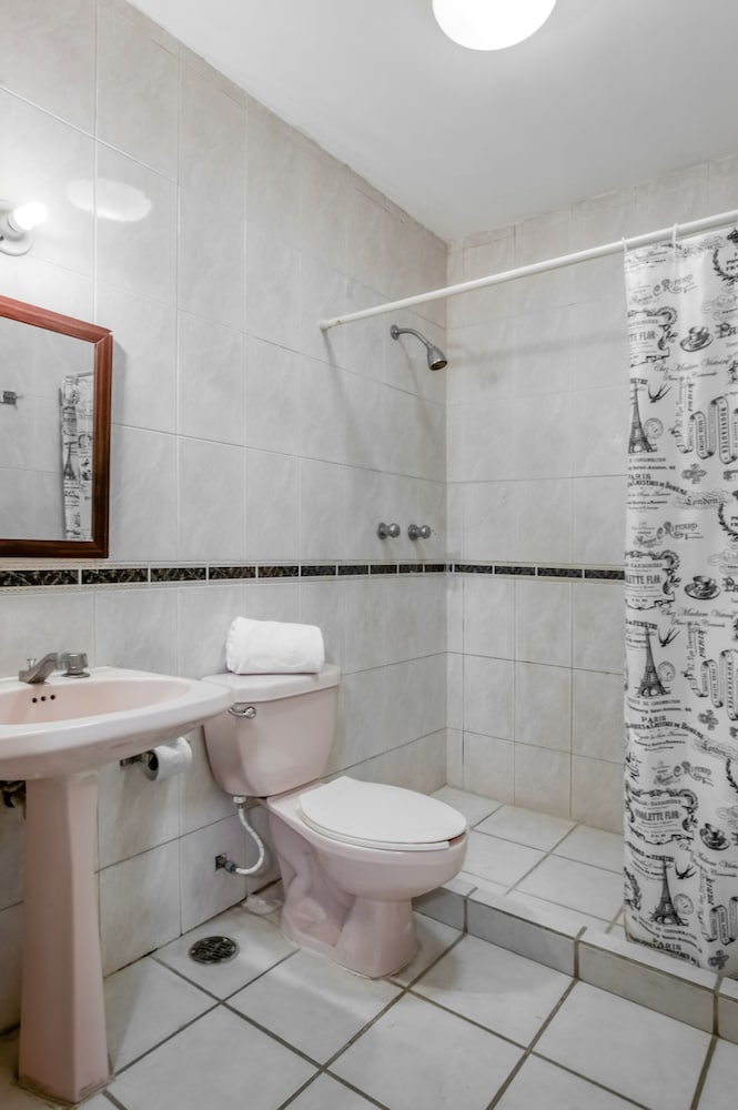 Boca Inn Hotel &amp; Suites 17/66