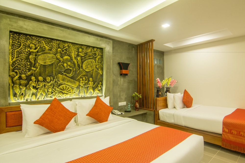 DELUXE, SUITE, MULTIPLE BEDS, CITY VIEW, BALCONY