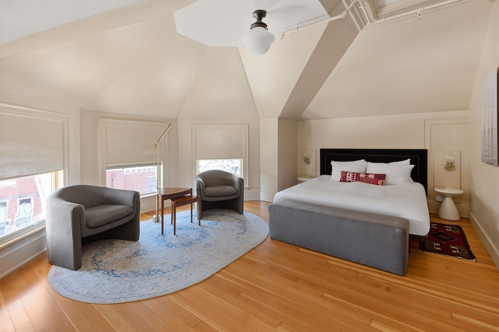 Junior Suite, King Bed