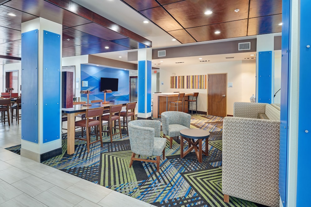 Holiday Inn Express El Paso Sunland Park Area 22/34