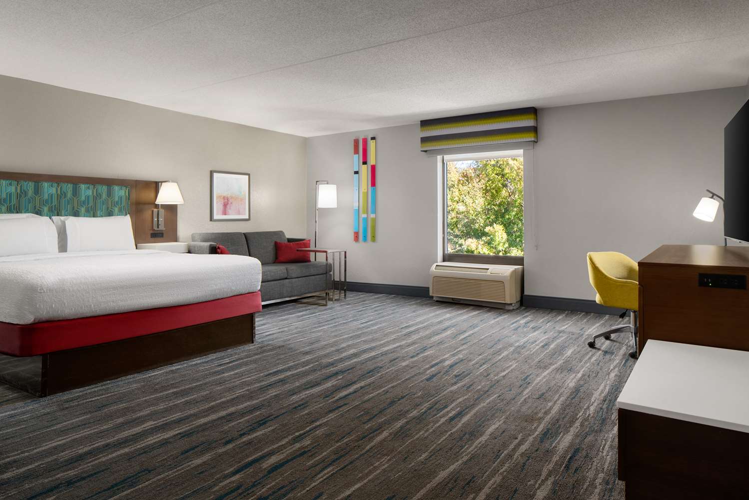 غرفة بسرير كينج مع أريكة، Hampton Inn Roanoke/Hollins - I-81 2/3