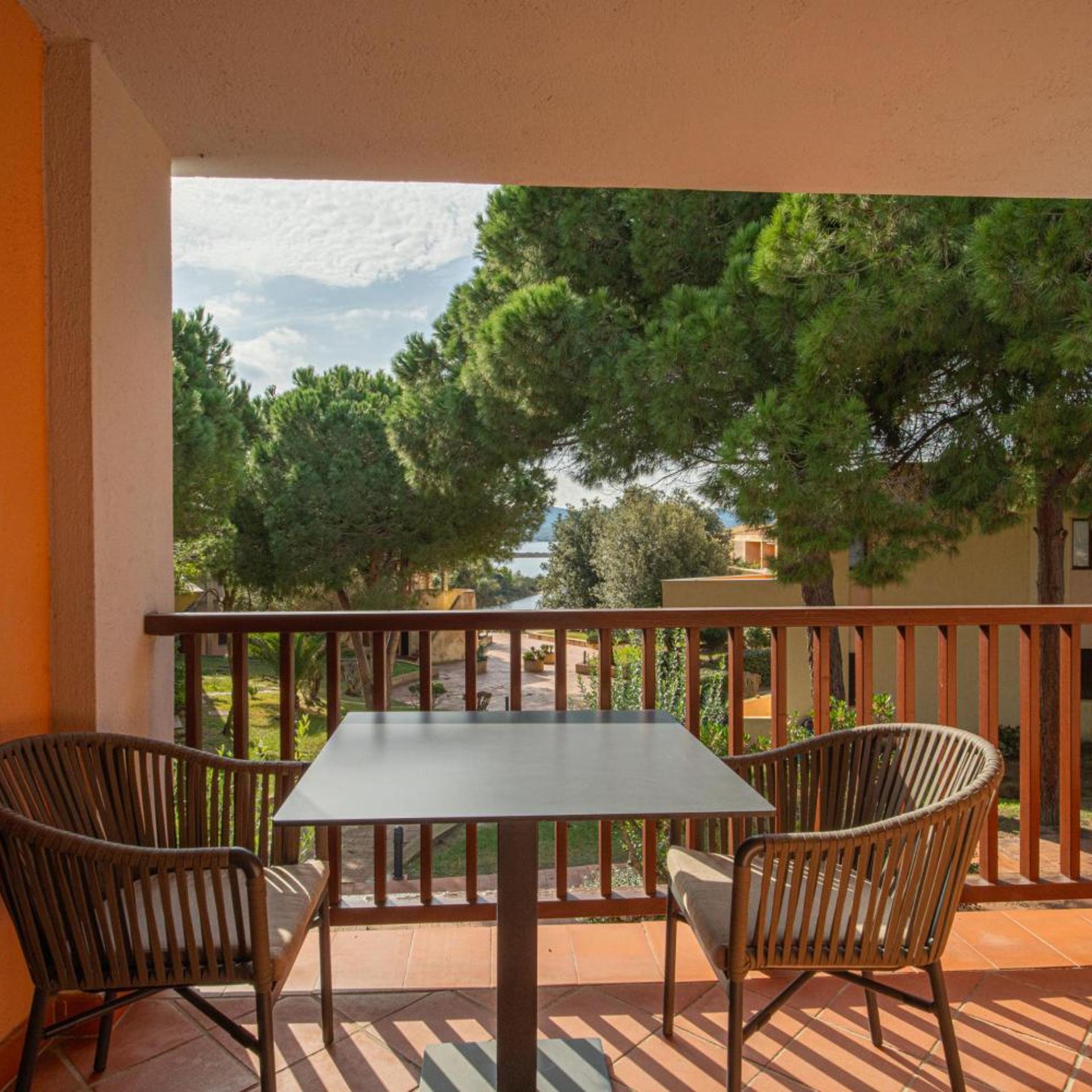 Ahr Costa Serena Village 27/50