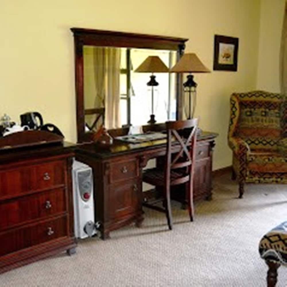 PREMIER RESORT MPONGO PRIVATE GAME RESERVE 7/50