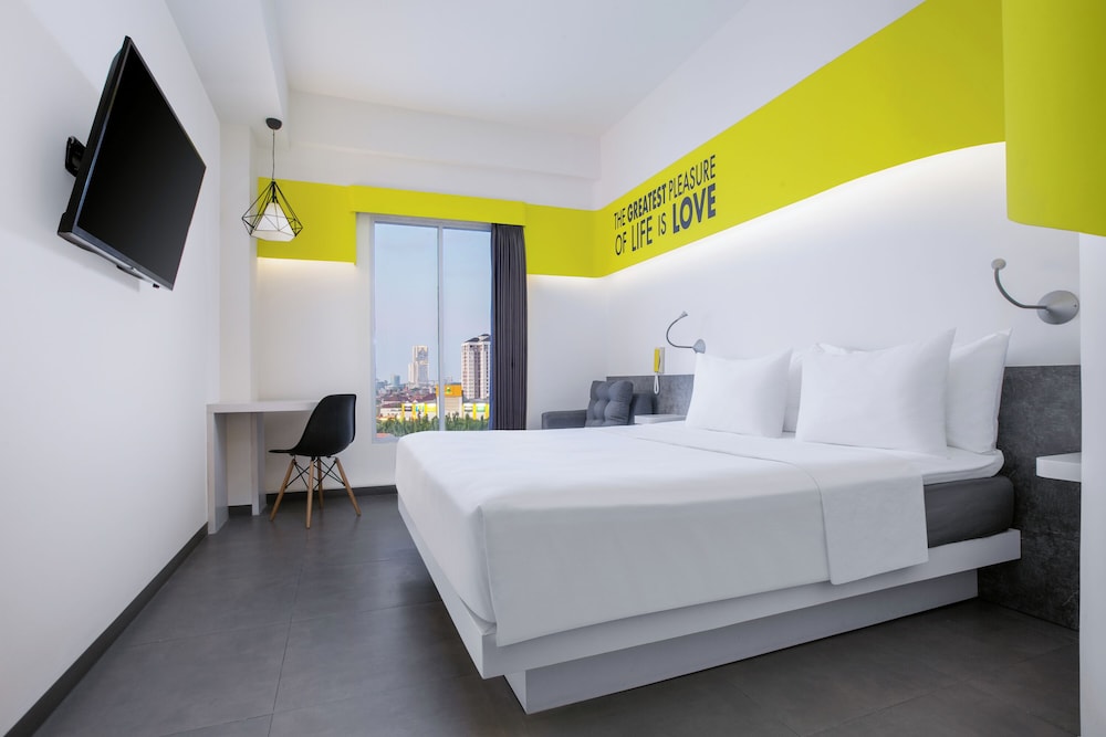 YELLO HOTEL JEMURSARI 8/27