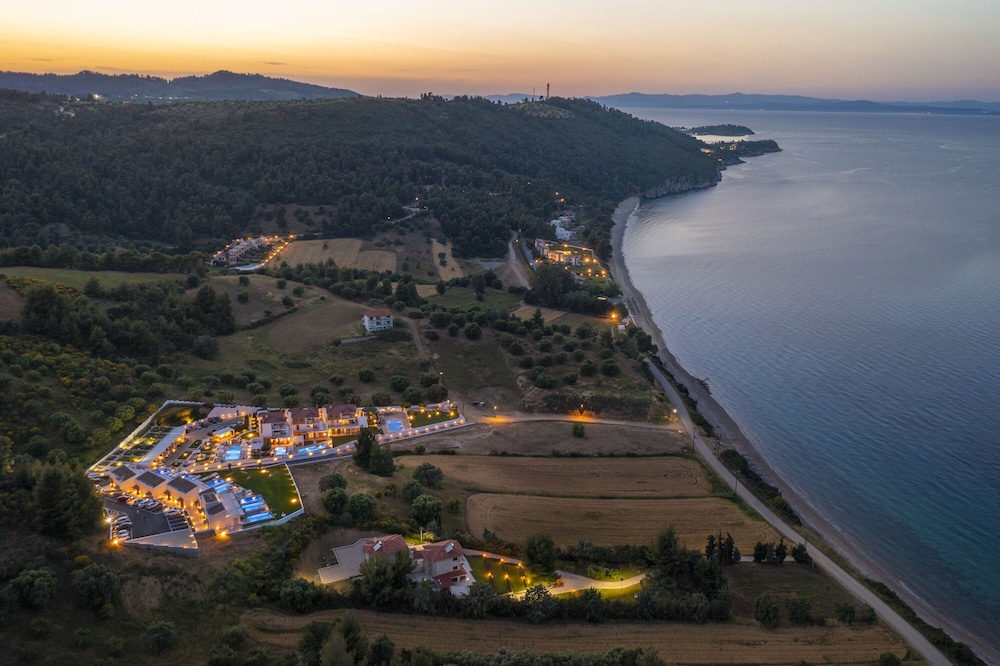 Villa D oro Luxury Villas & Suites 76/80