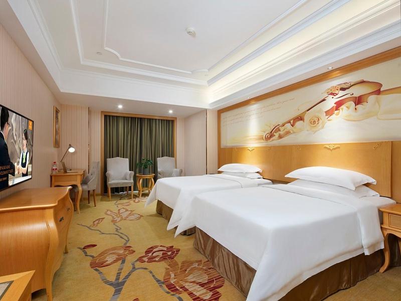 Vienna International Hotel (Zhengzhou Zhongyuan Futa) 6/34