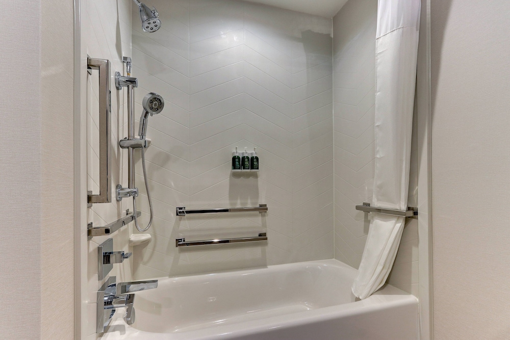 Fairfield Inn & Suites by Marriott Warsaw 15/47