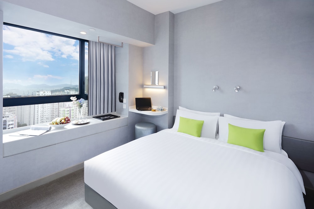 Ease, Deluxe, Harbour View