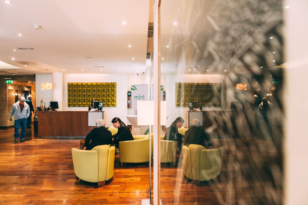 Pembroke Kilkenny Hotel 38/42