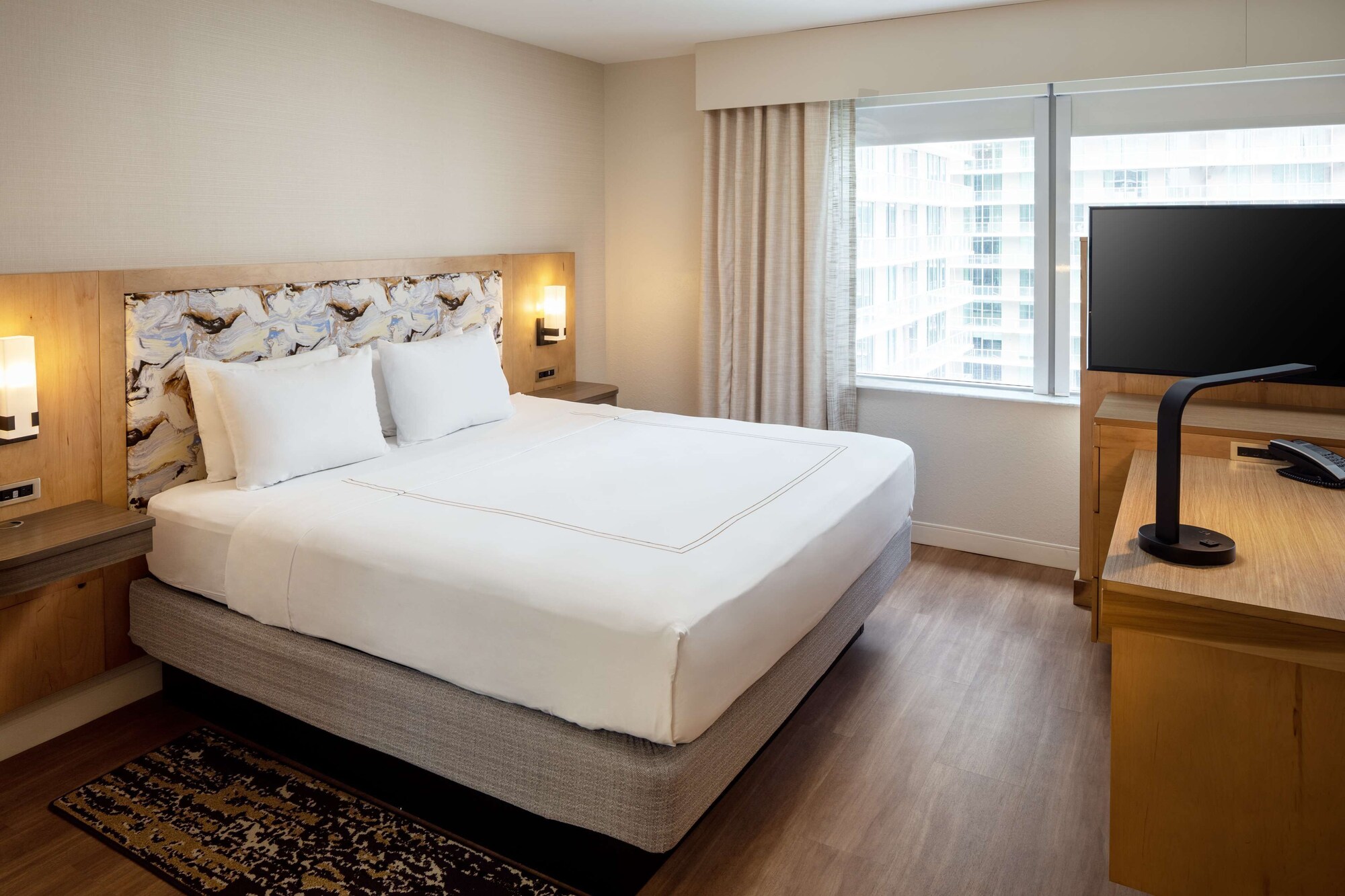 STUDIO, KING BED, ACCESSIBLE