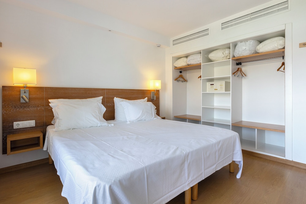 Hipotels Apartamentos Cala Bona 28/56