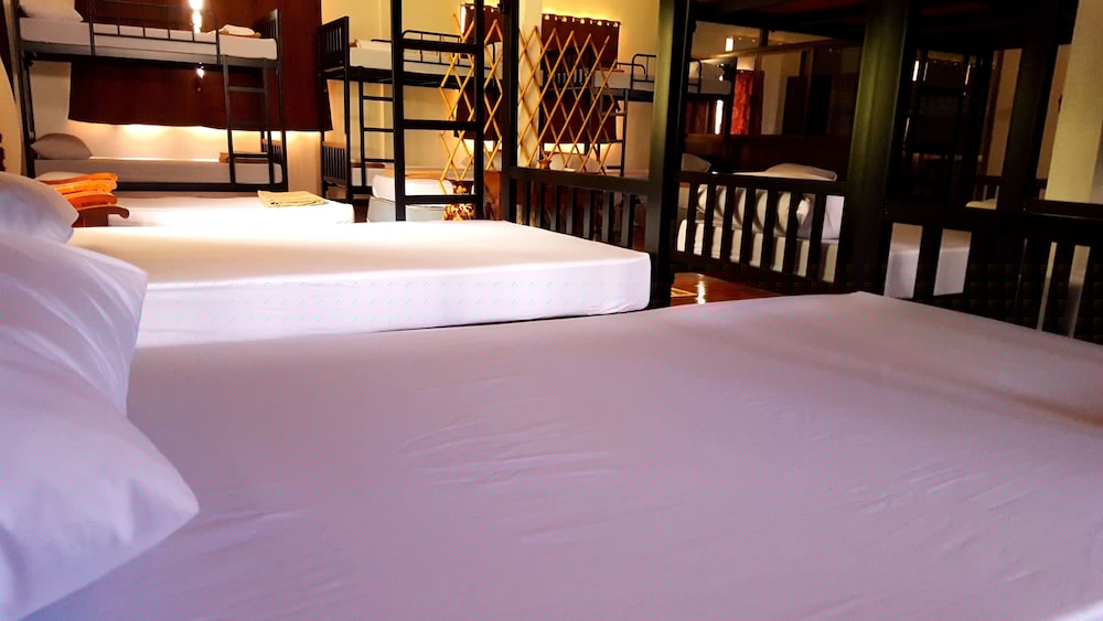 Super Hostel 42/54