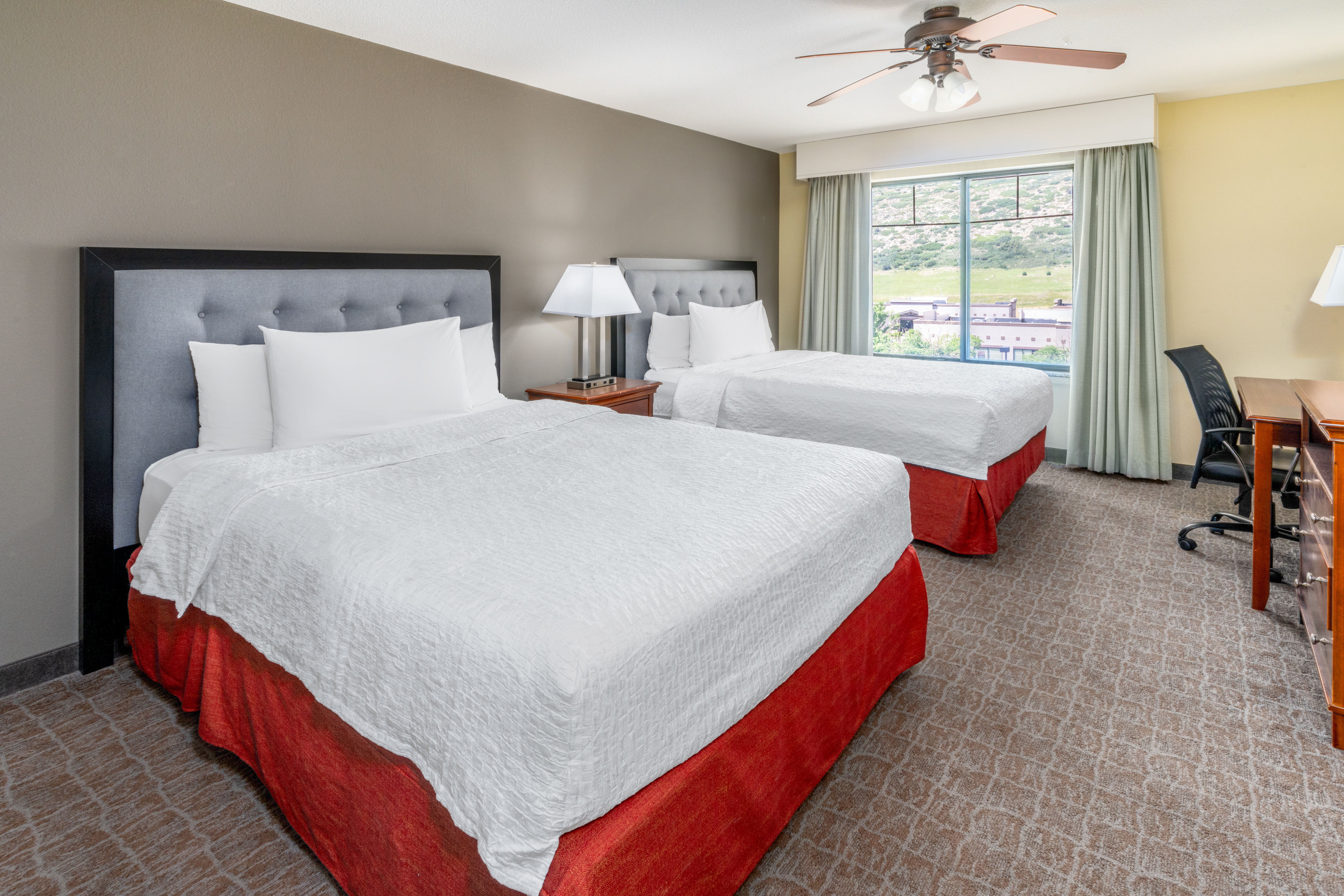 2 Bedrooms, Suite, King Bed, 2 Queen Beds, 2 Bathrooms