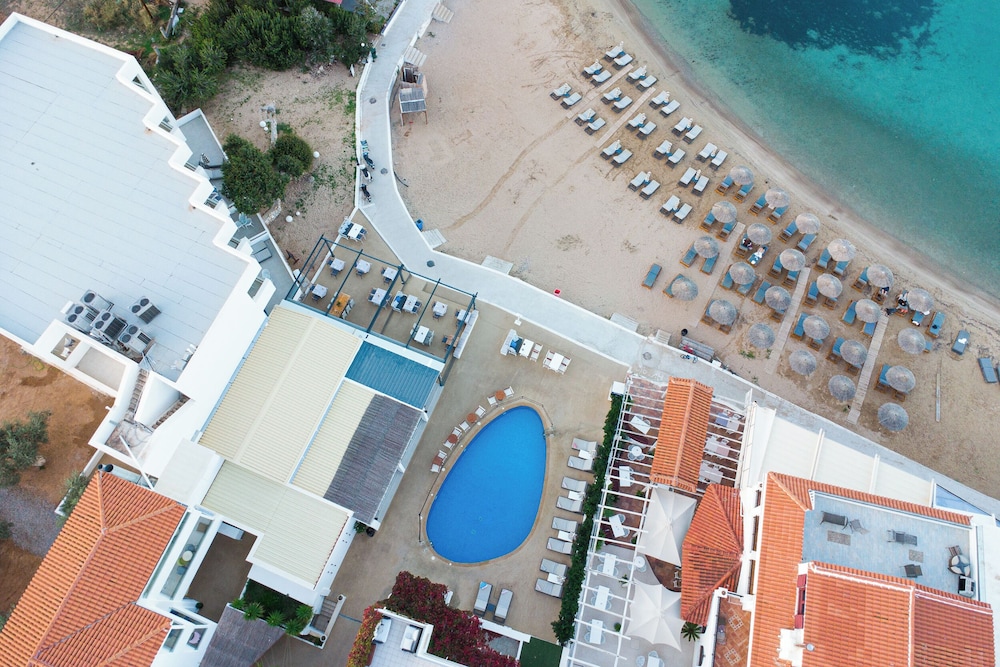 Oasis Beach Hotel Spa in ANGISTRI