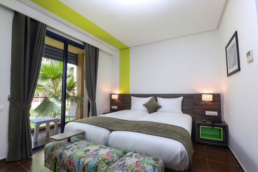 WAZO HOTEL 11/63