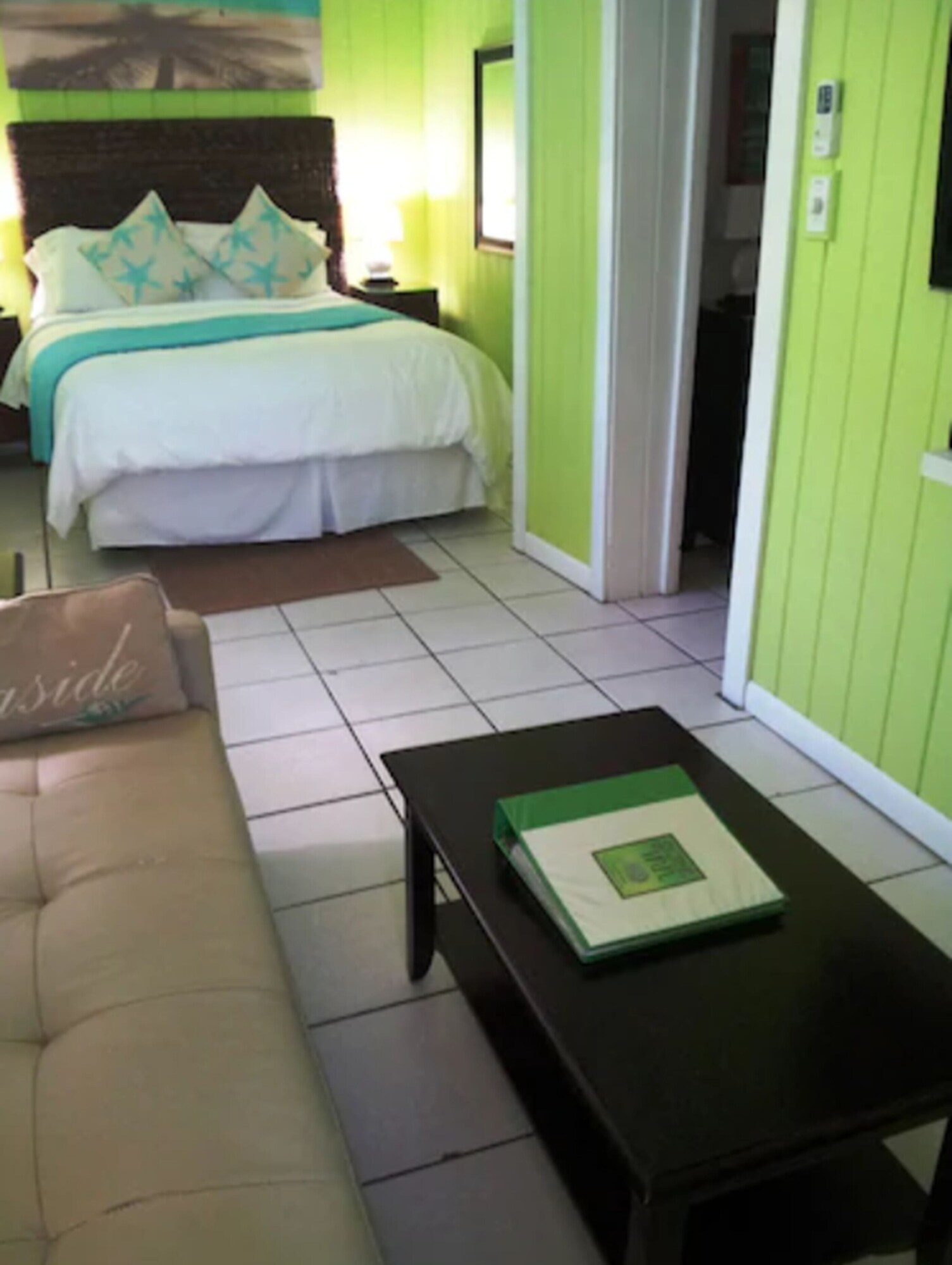 Superior, Suite, Queen Bed, Sofa, Kitchenette