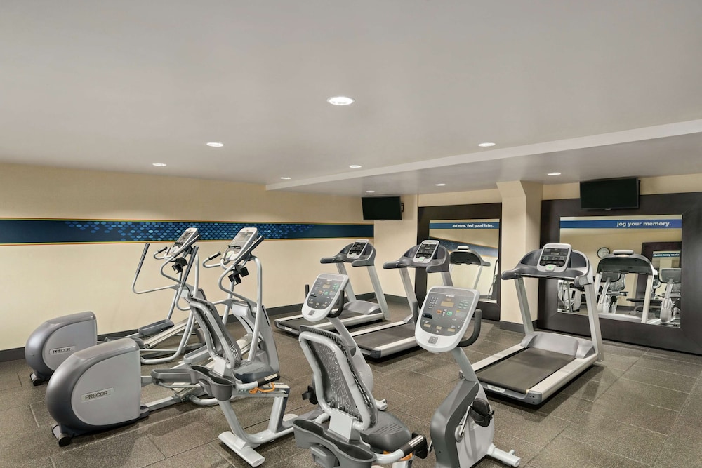 Hampton Inn Portland Airport 19/34