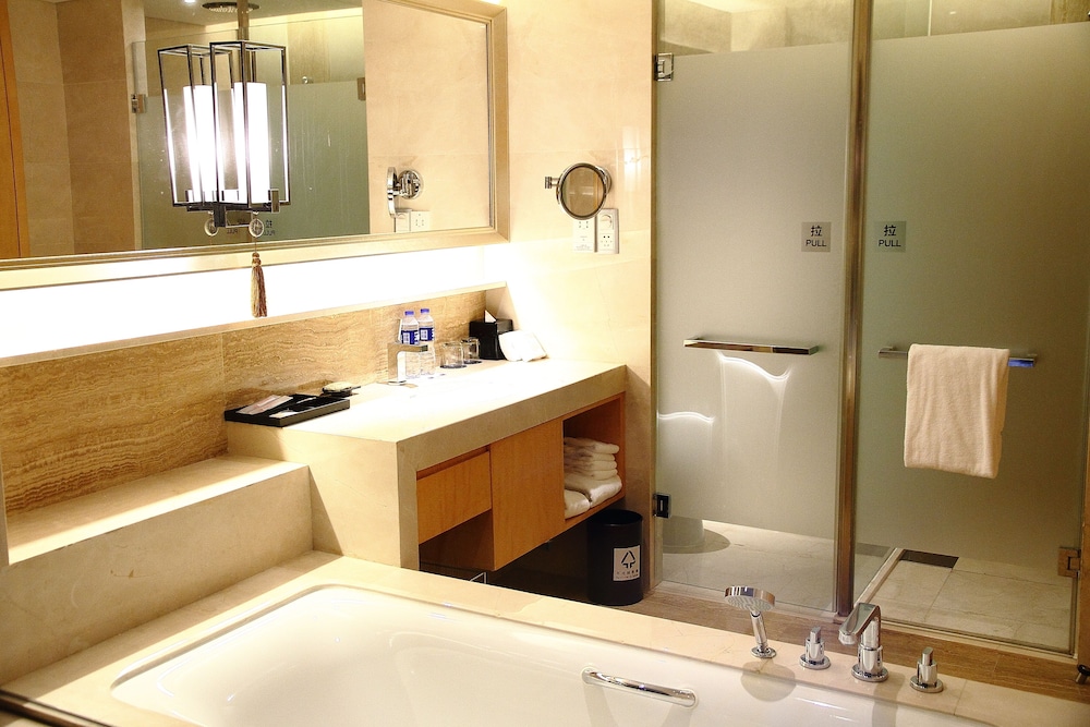 Sheraton Wuxi Binhu 50/50