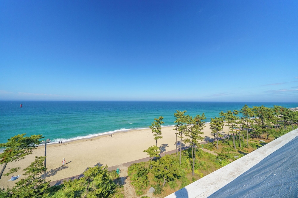 Gyeongpo Soo Hotel 57/68