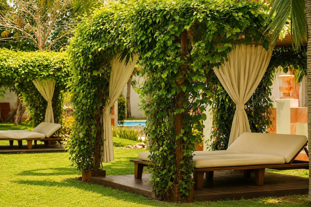 Hotel Palacio Maya 76/83