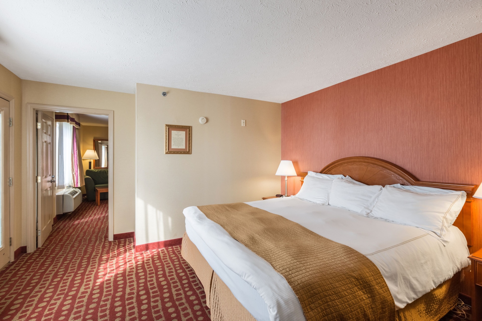 ROOM, KING BED