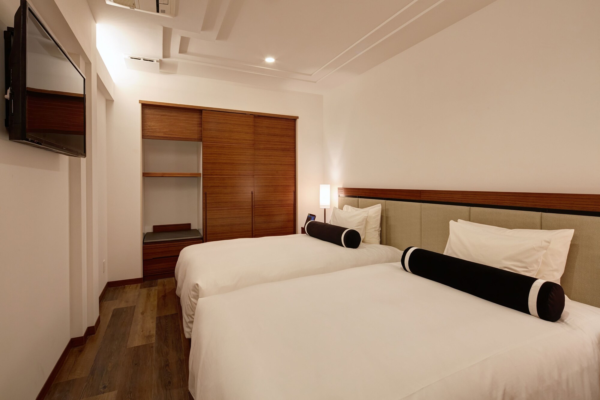 Infinity, Deluxe, 4 Beds