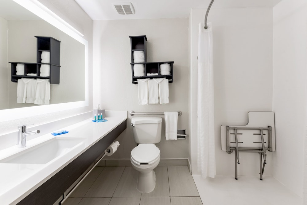 Holiday Inn Express Columbus Downtown 14/75