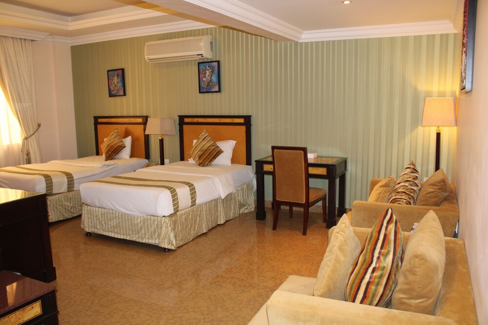 Garden Hotel 16/49
