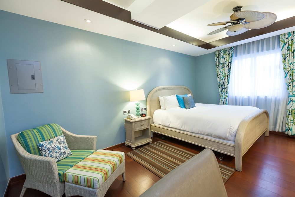 Surfrider Resort Hotel 35/79
