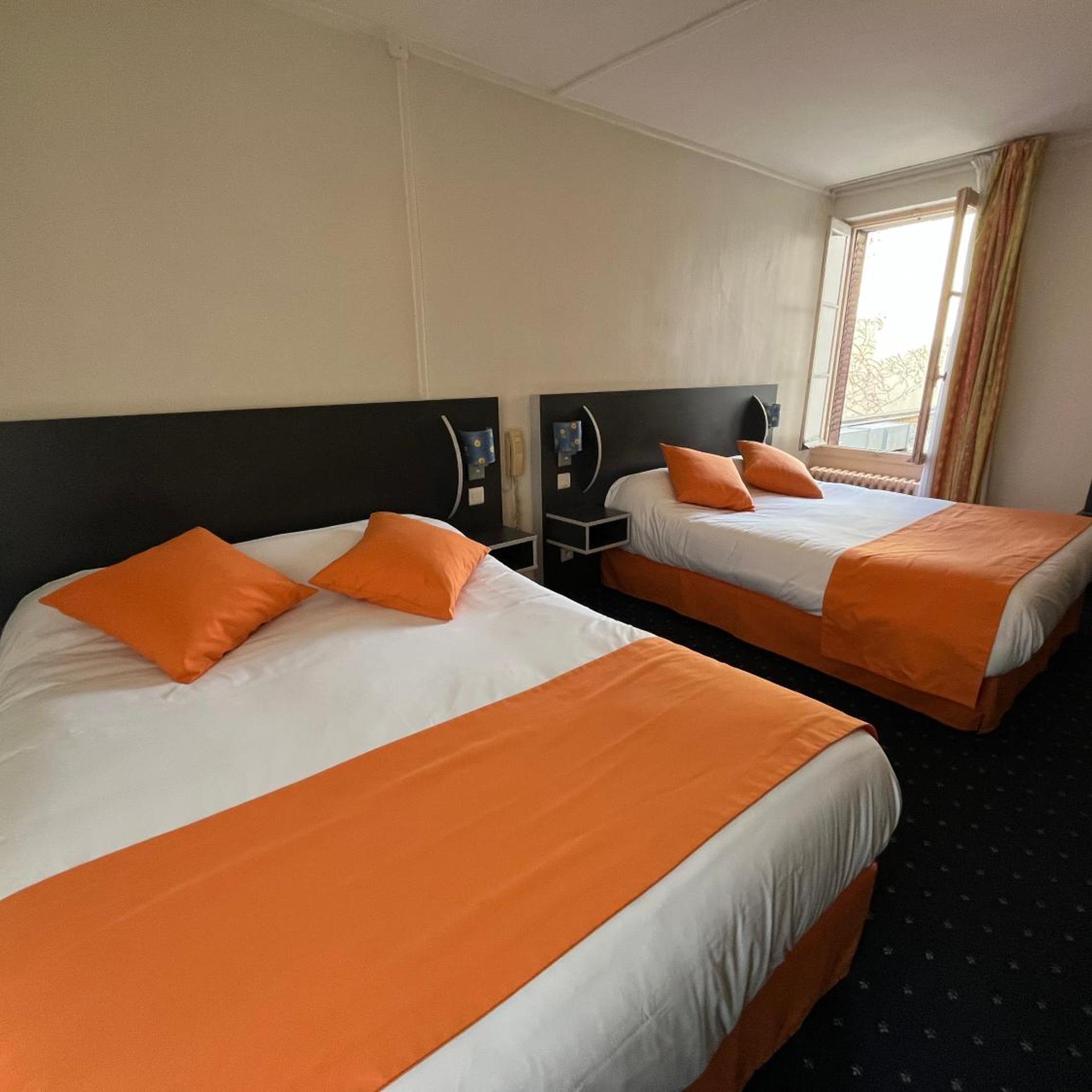 Logis de la Barque (ex Hotel De La Barque) 8/42