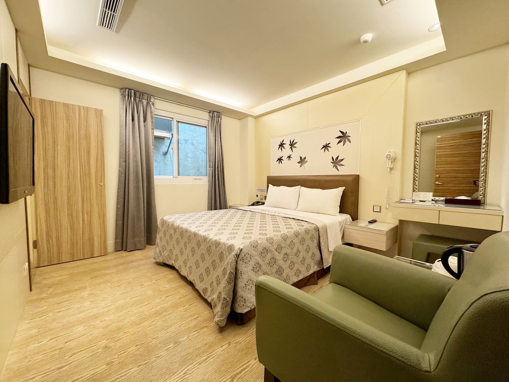 Ai-Lai Fashion Hotel 54/72