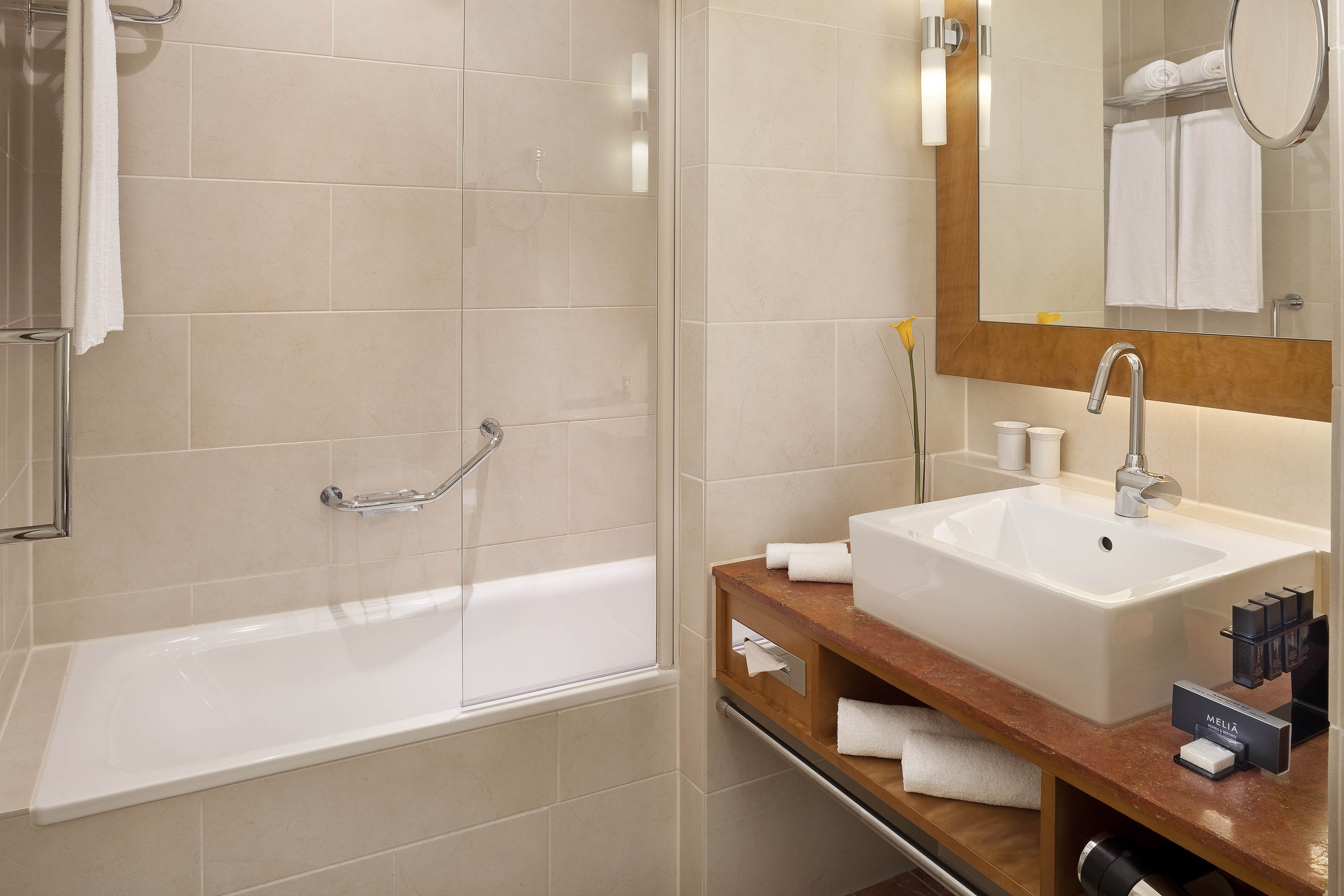 غرفة بريميوم بسرير مزدوج، Melia Berlin 3/3