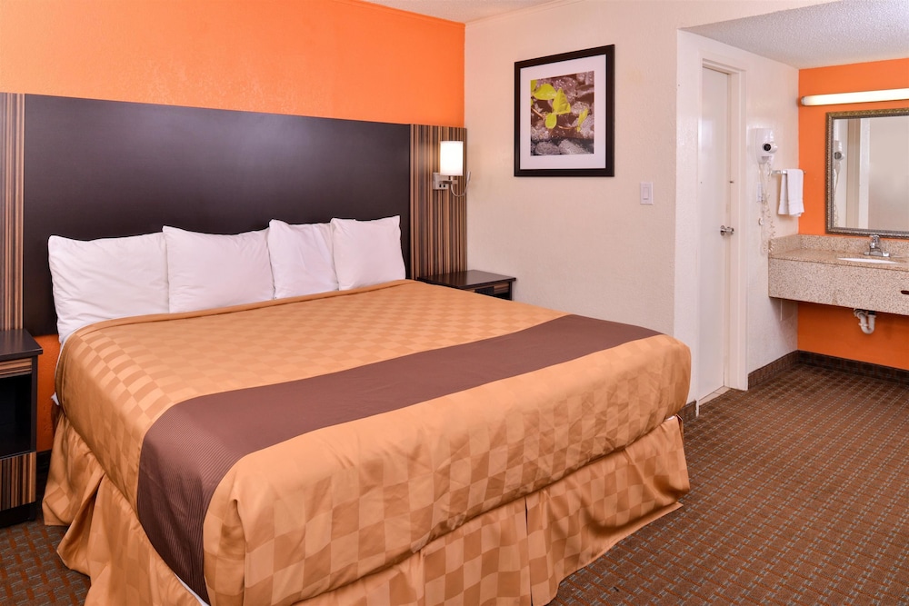 Americas Best Value Inn Ponca City 12/25