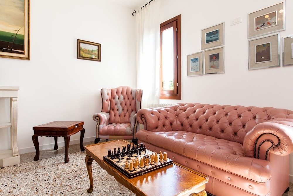 Venice Prince Apartments 21/50