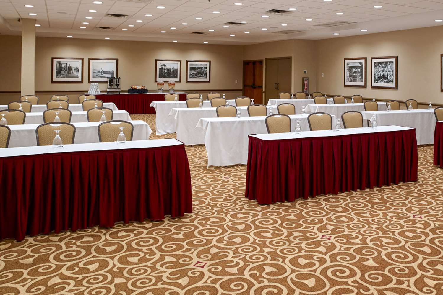 Clarion Hotel Portland Airport ME 15/16