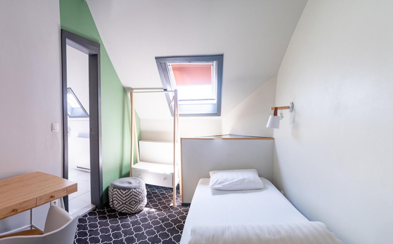 Private, Single Bed, 6 Beds