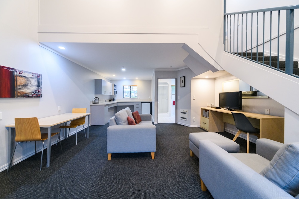 Aubyn Court Spa Motel 31/41