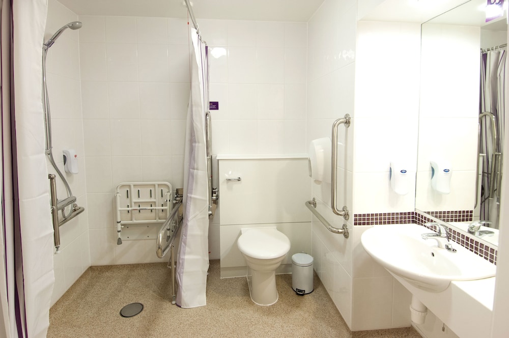 Premier Inn Heathrow Airport Terminal 5 54/58