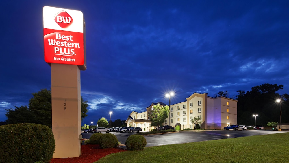 Best Western Plus Waynesboro Inn & Suites Conference Center 1/33