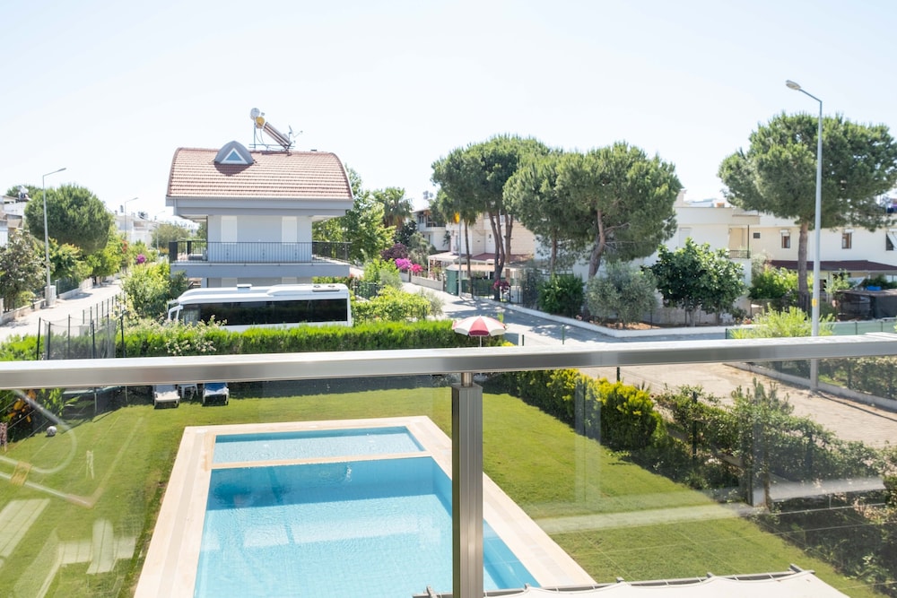 Ev Villas 22/50