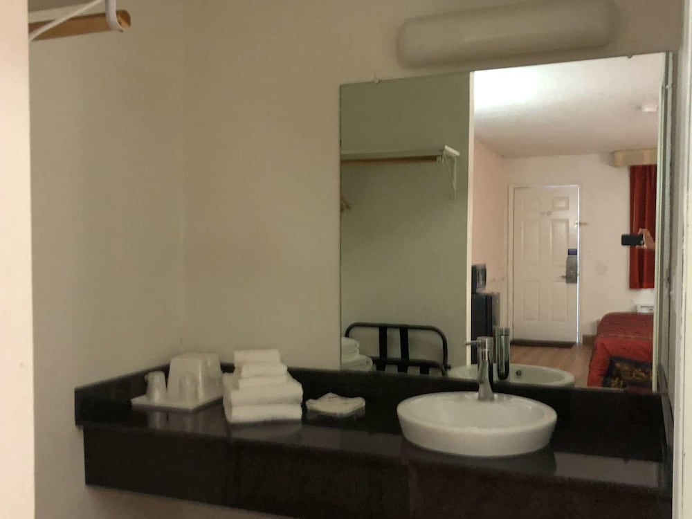 Motel6 Rolla, MO 59/59