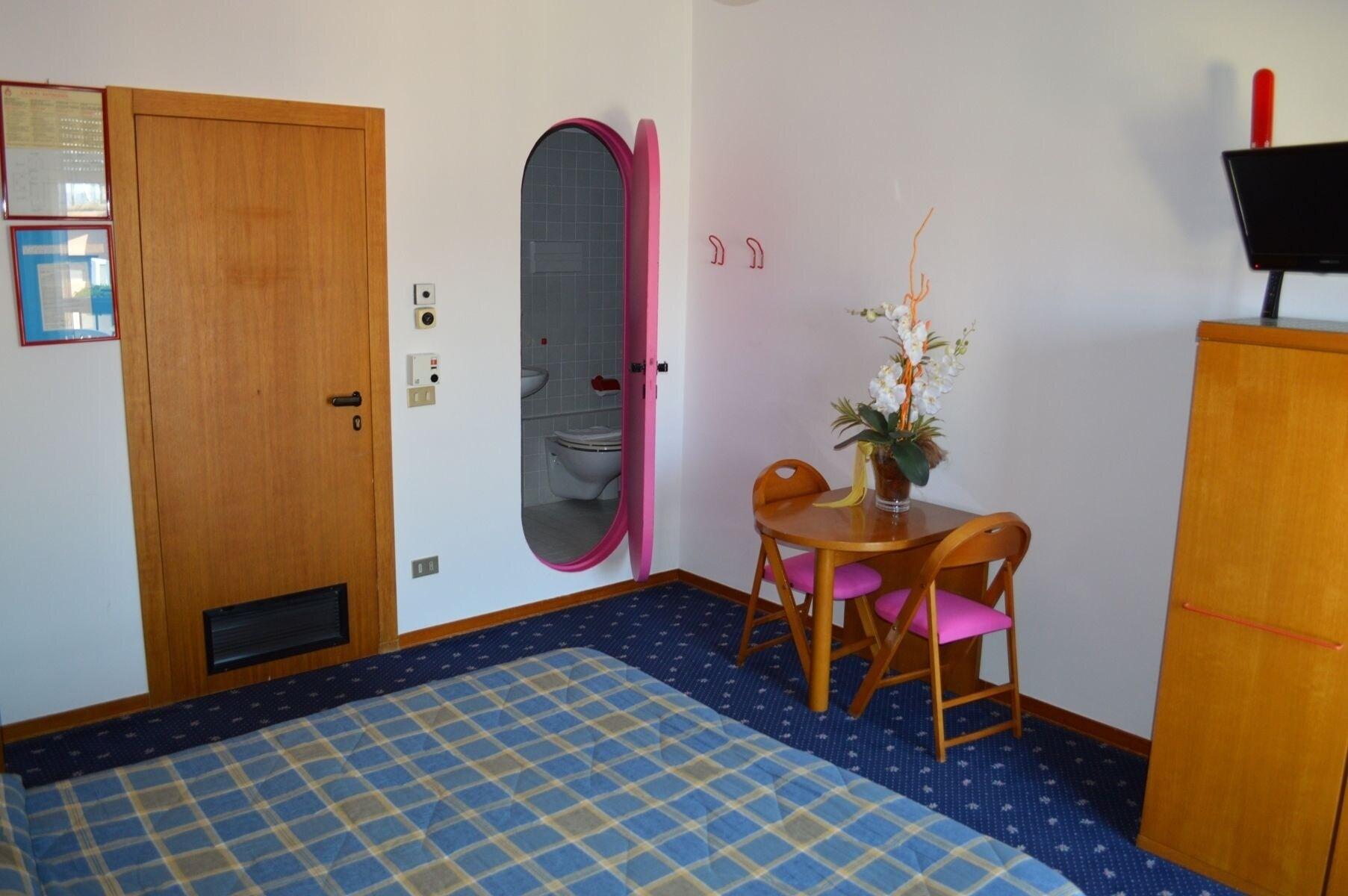 AZZURRA HOTEL 4/25